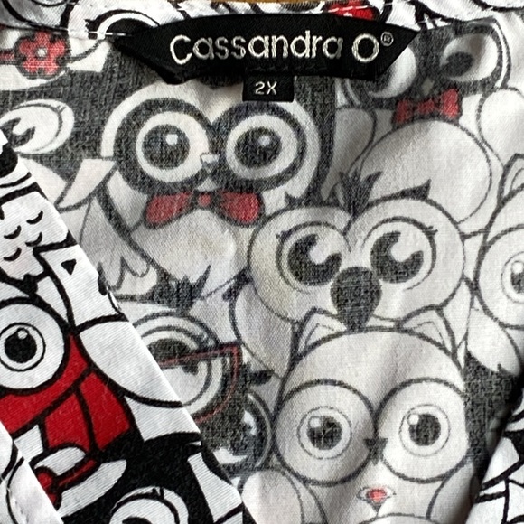 Cassandra O Scrub Top Scrubs Owl pattern sz 2x - Picture 3 of 6